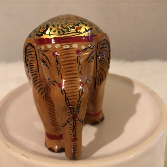 Elephant Figurines/Set of 2 - Picture 9 of 12